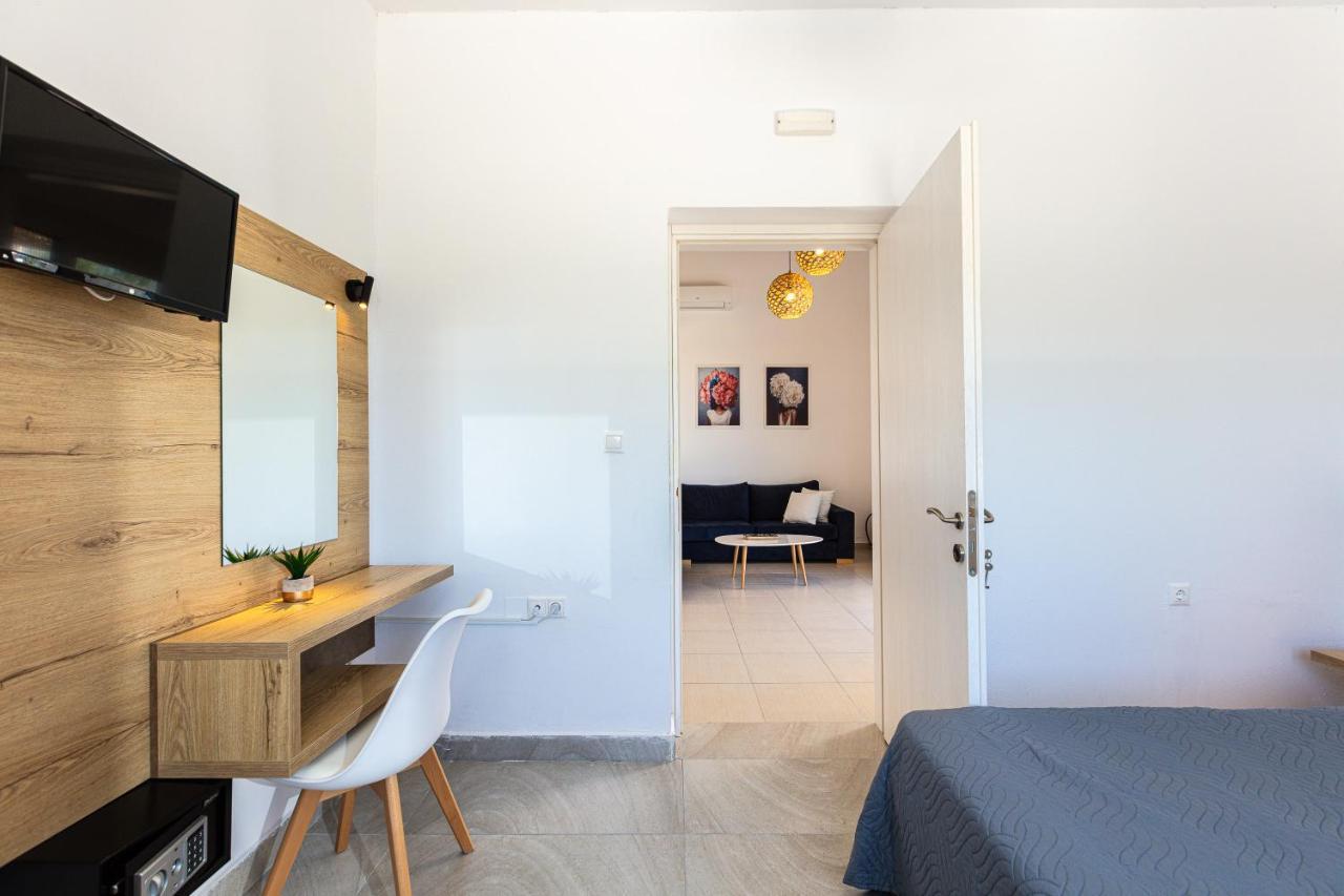 Gramvella Resort Adelianos Kampos Bagian luar foto
