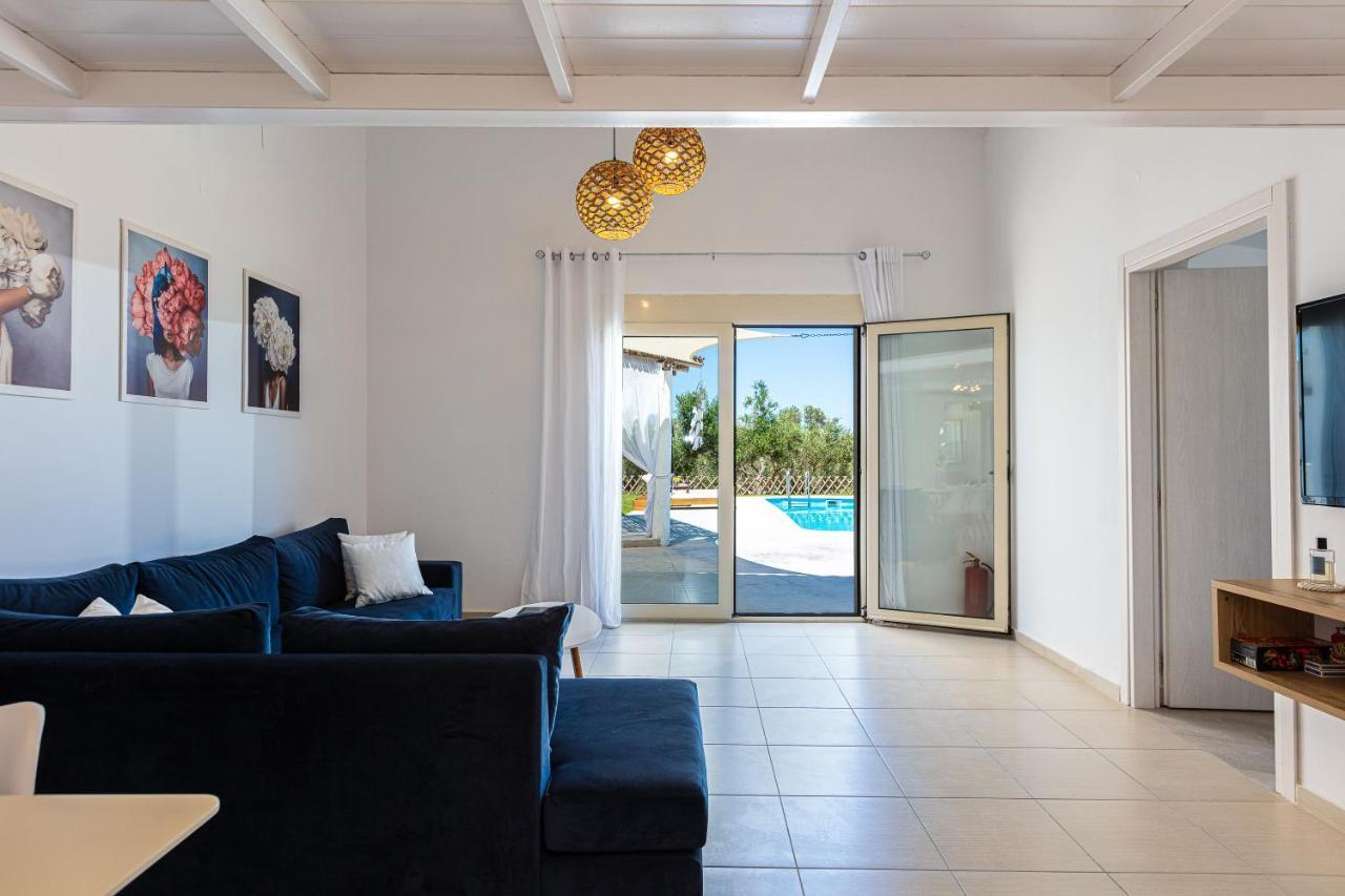 Gramvella Resort Adelianos Kampos Bagian luar foto