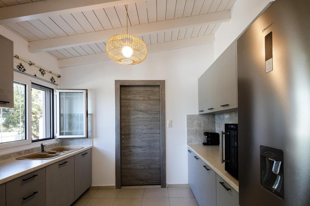 Gramvella Resort Adelianos Kampos Bagian luar foto