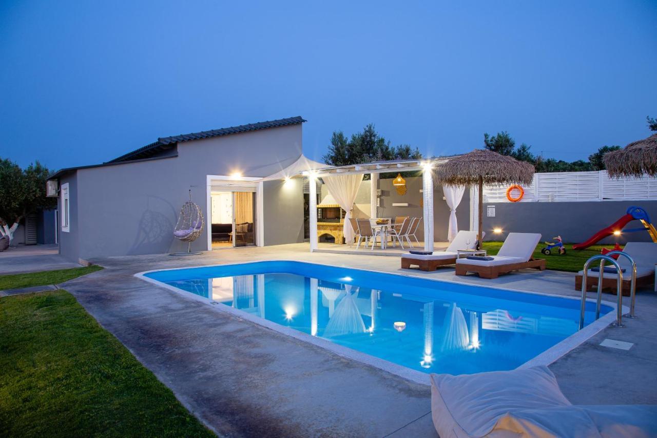 Gramvella Resort Adelianos Kampos Bagian luar foto